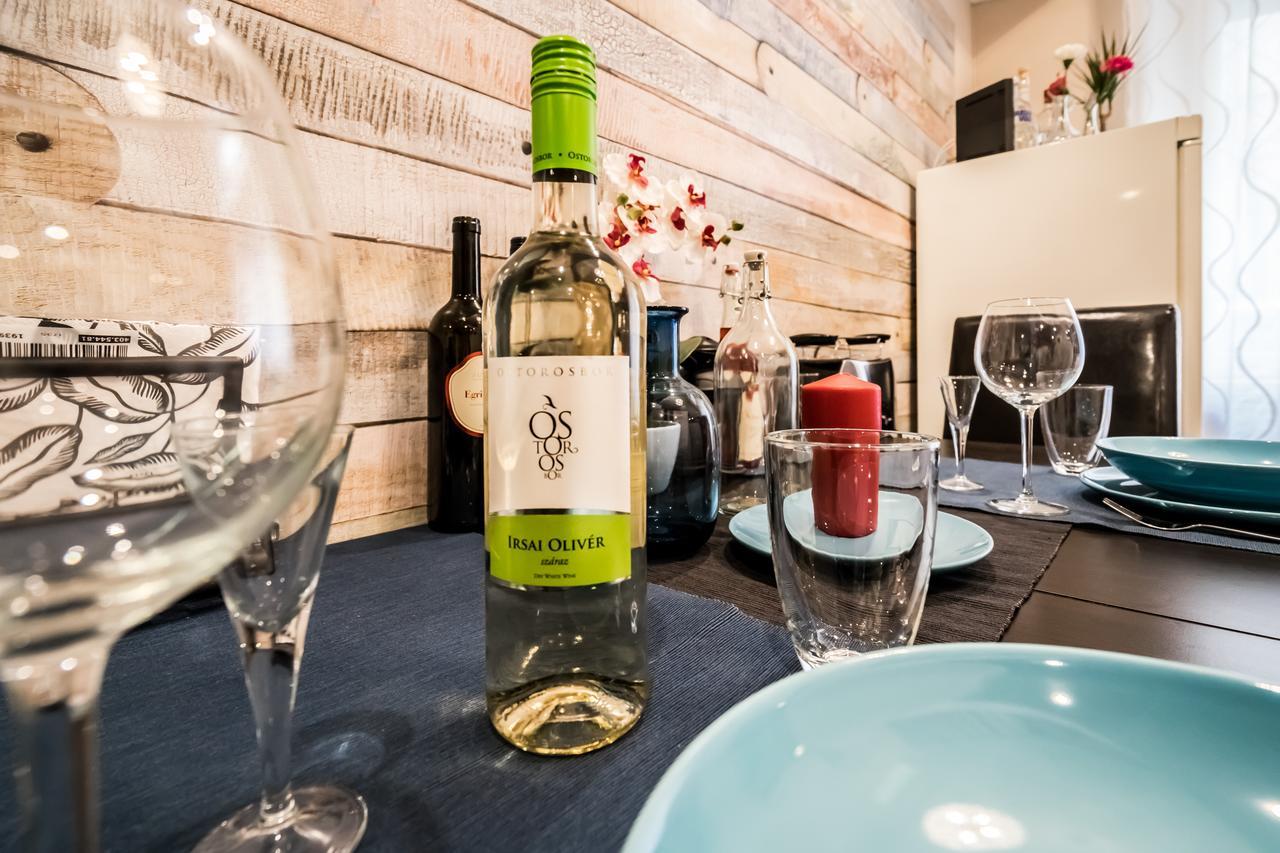 Roeck Premier Downtown Residence Budapest Ngoại thất bức ảnh
