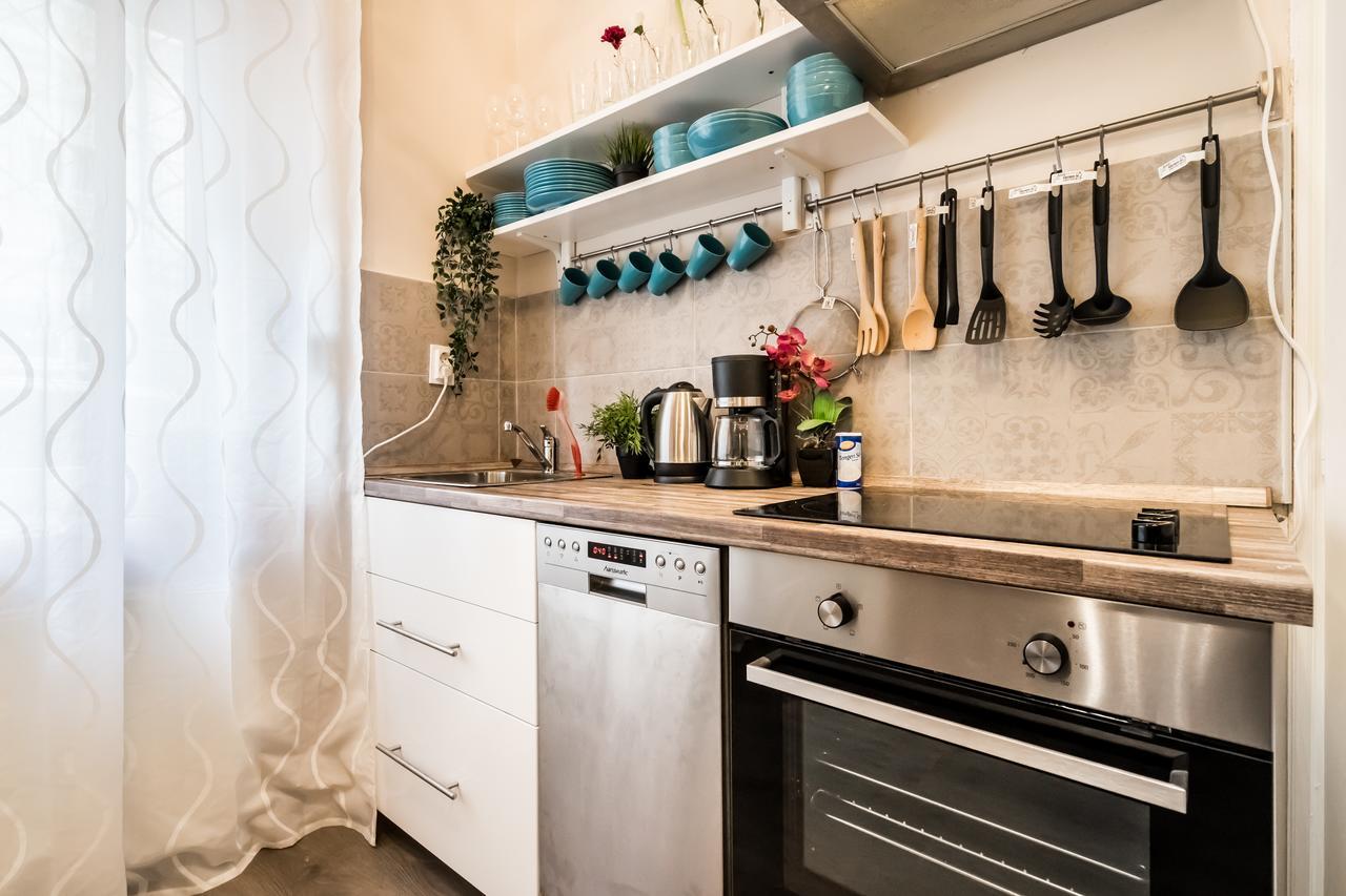 Roeck Premier Downtown Residence Budapest Ngoại thất bức ảnh
