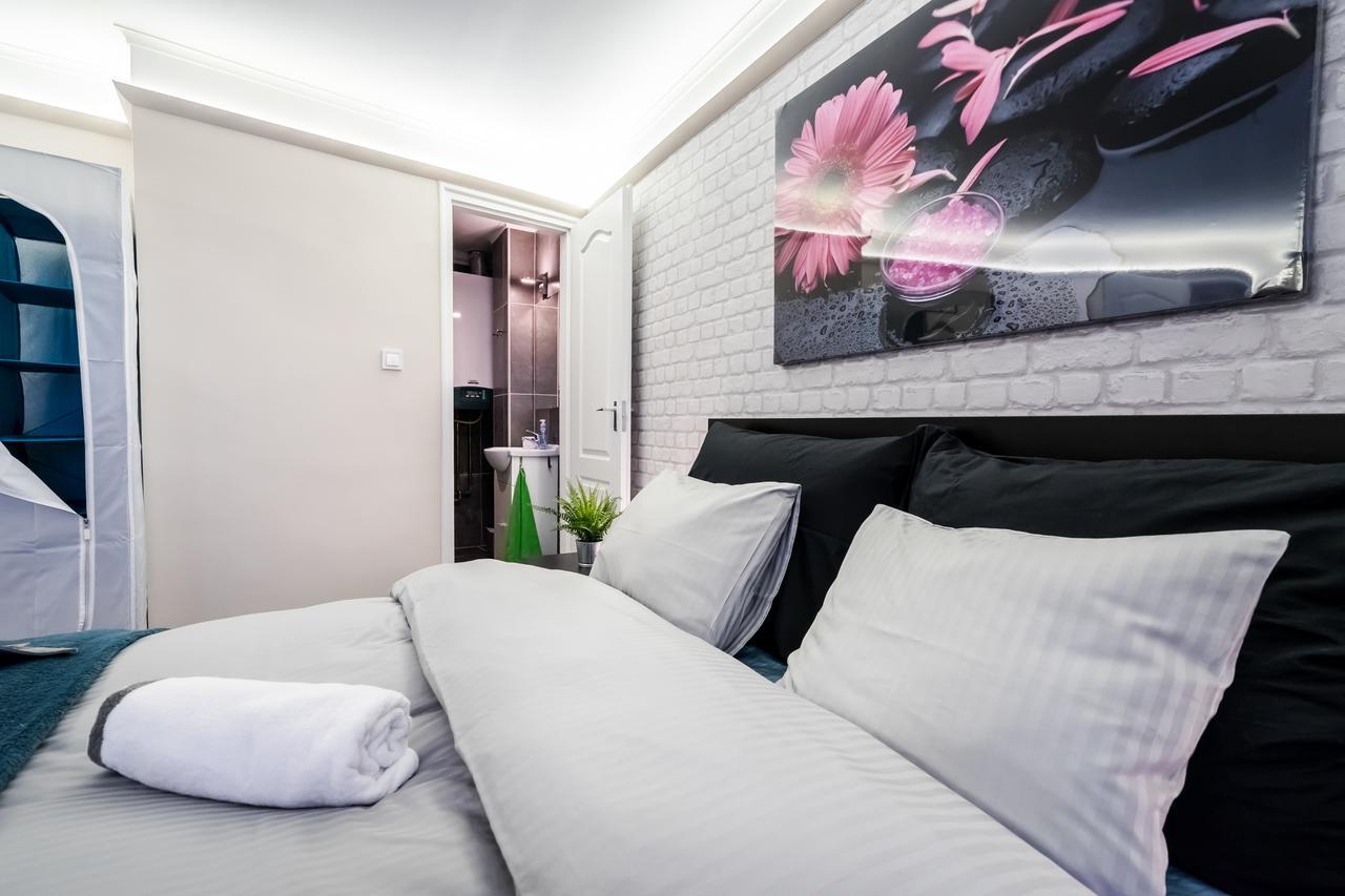 Roeck Premier Downtown Residence Budapest Ngoại thất bức ảnh