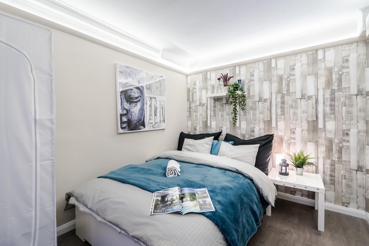 Roeck Premier Downtown Residence Budapest Ngoại thất bức ảnh